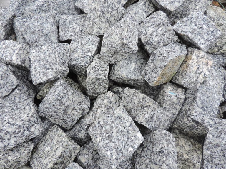 kostka granitowa-połówki